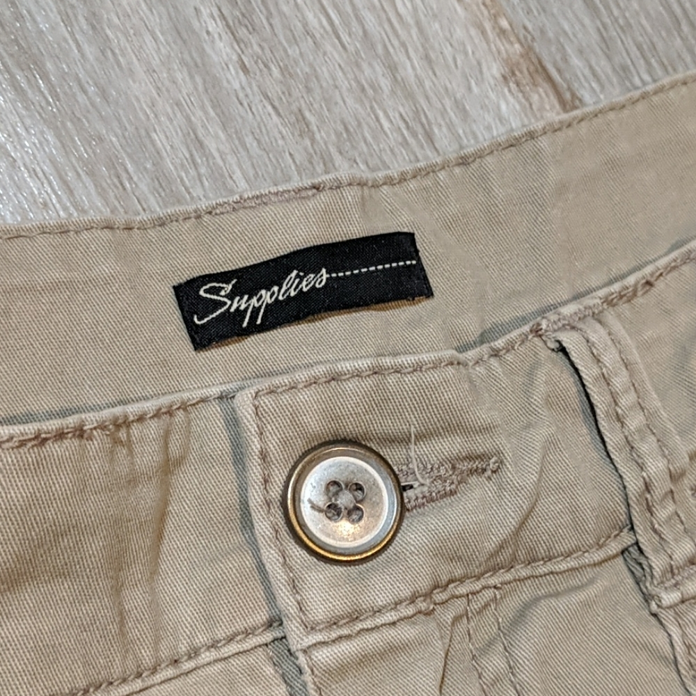 Supplies shorts khaki size 6 - Picture 2 of 6